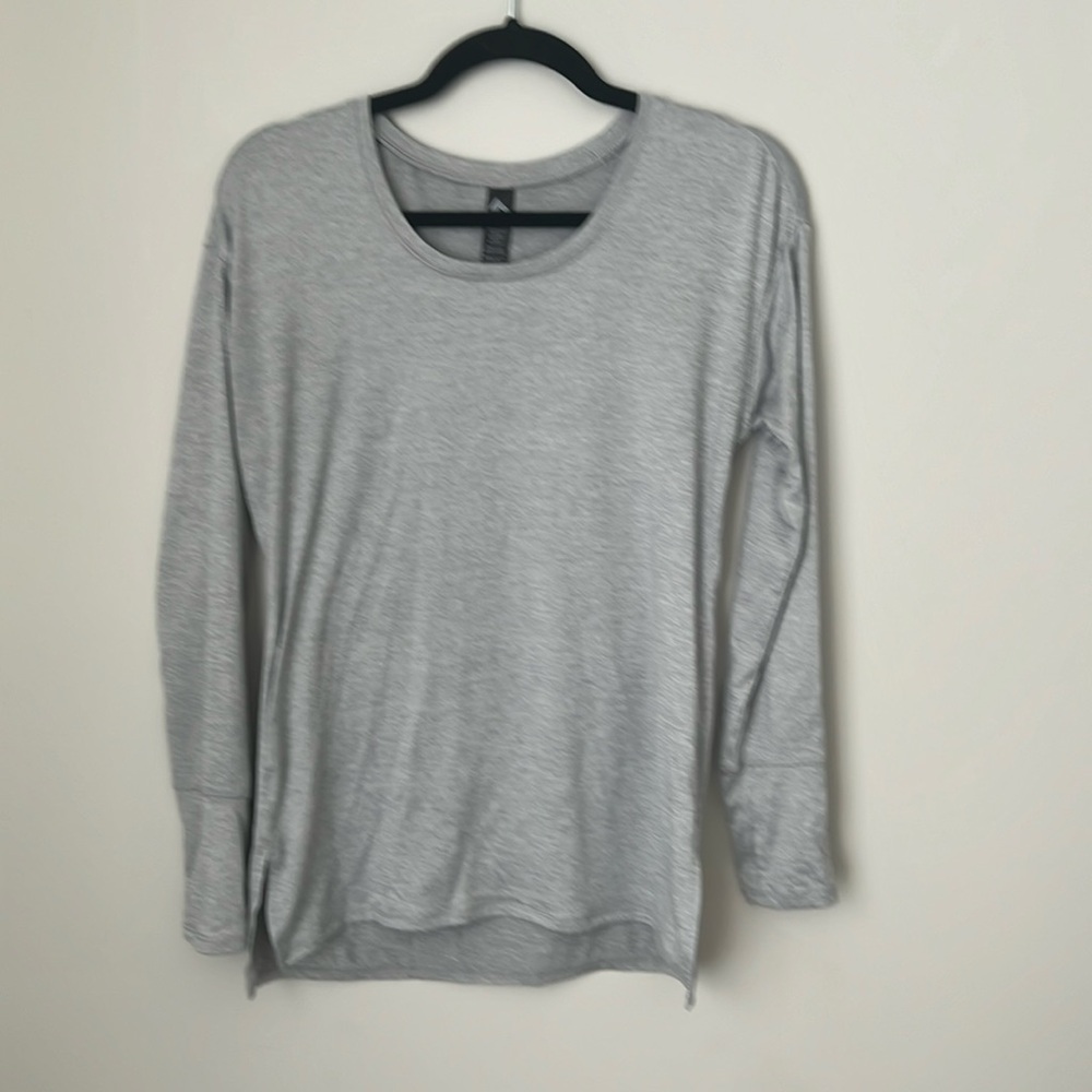 RBX Dri-Fit Longsleeve High-Low Top Size Small